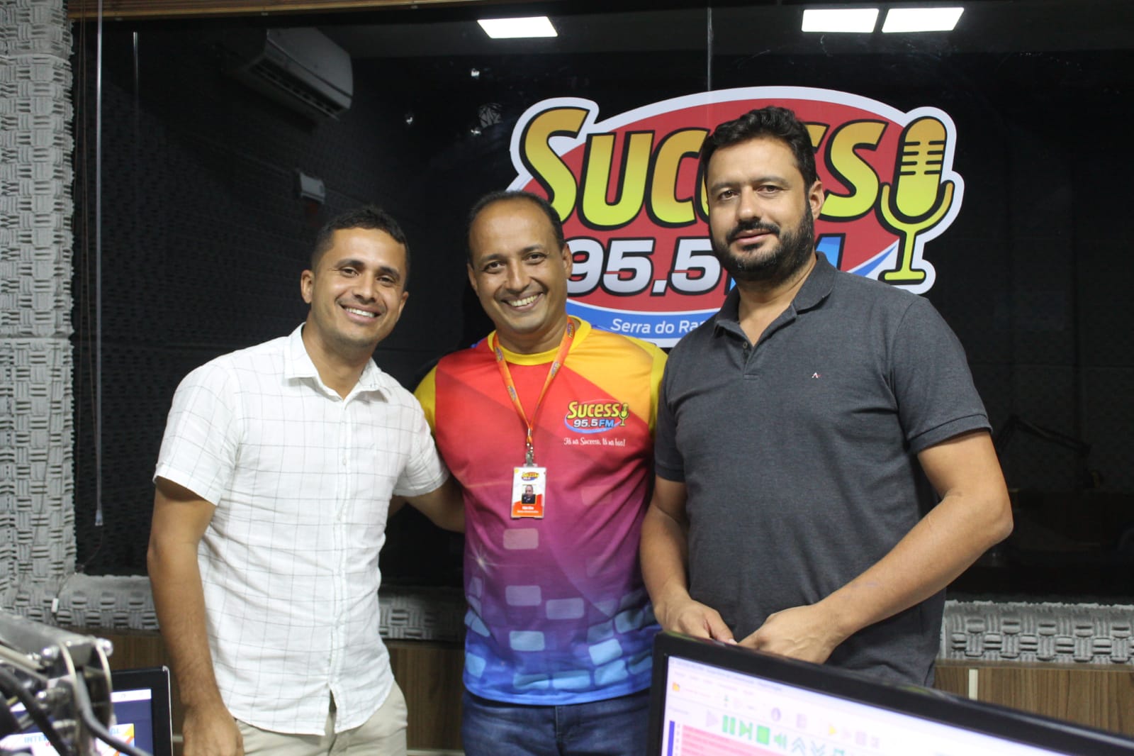 Prefeito Lica concedeu nesta segunda (24), uma entrevista à rádio Sucesso FM sobre o Programa Minha Casa Minha Vida