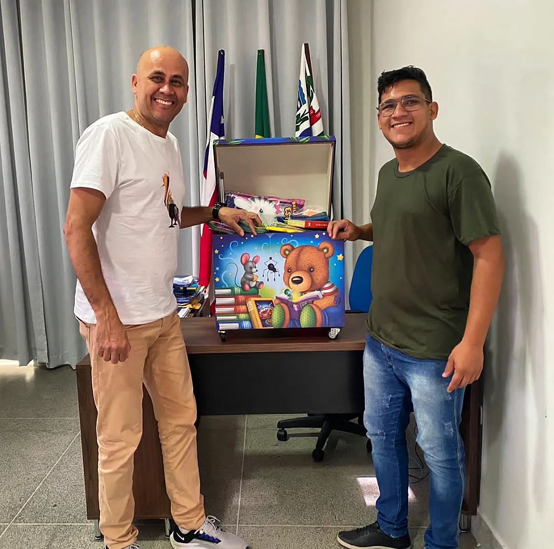 Mais uma entrega para a Biblioteca Municipal Professora Arcélia Barros dos Santos!