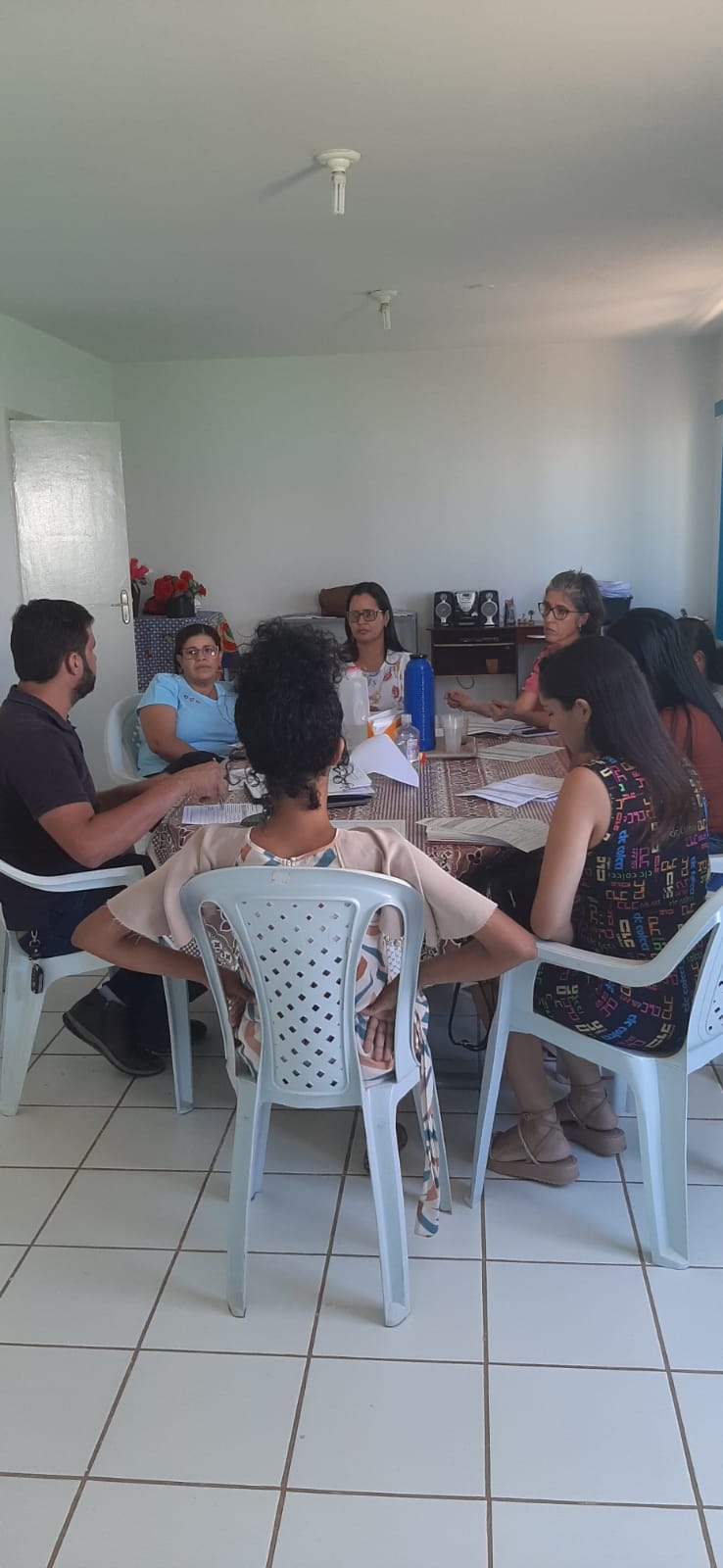 A Secretaria de Assistência Social realizou uma reunião interna de apresentação da ficha de diagnóstico do programa Minha Casa Minha Vida.