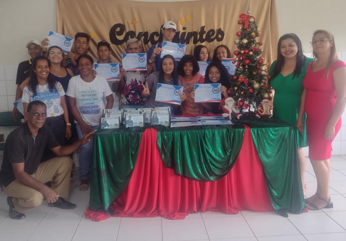 No dia 16 de dezembro, foi realizada a colação de grau dos estudantes do 9° ano da Escola 02 de julho, na Agrovila 20.